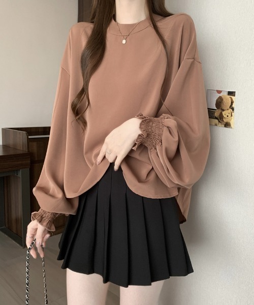 LUCPY(ラクピー)の「シャーリングスリーブボリュームブラウス(シャツ/ブラウス・レディース・ホワイト/ブラック/アイボリー/ブラウン・MEDIUM/XX-LARGE/X-LARGE/LARGE)」の10枚目の写真