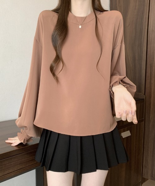 LUCPY(ラクピー)の「シャーリングスリーブボリュームブラウス(シャツ/ブラウス・レディース・ホワイト/ブラック/アイボリー/ブラウン・MEDIUM/XX-LARGE/X-LARGE/LARGE)」の8枚目の写真