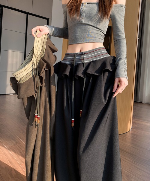 2ly2(トゥーリートゥー)の「ワイドパンツ フリルウエスト ハイウエスト ロング丈 無地 ゆったり(その他パンツ・レディース・ブラウン/ブラック・FREE)」の8枚目の写真