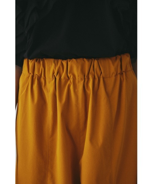 HeRIN.CYE（ヘリンドットサイ）の「Switching cocoon pants / スウィッチングパンツ（スラックス・レディース・ブラック/ブルー/イエロー・36/38）」の11枚目の写真
