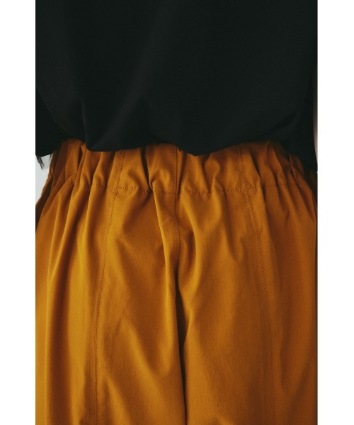 HeRIN.CYE（ヘリンドットサイ）の「Switching cocoon pants / スウィッチングパンツ（スラックス・レディース・ブラック/ブルー/イエロー・36/38）」の12枚目の写真