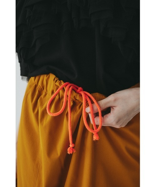 HeRIN.CYE（ヘリンドットサイ）の「Switching cocoon pants / スウィッチングパンツ（スラックス・レディース・ブラック/ブルー/イエロー・36/38）」の14枚目の写真