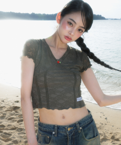 ROSEFRANTZ（ロゼフランツ）の「Rose Lace Slim T-shirt [Khaki]（Tシャツ/カットソー・レディース・カーキ・OS）」の4枚目の写真