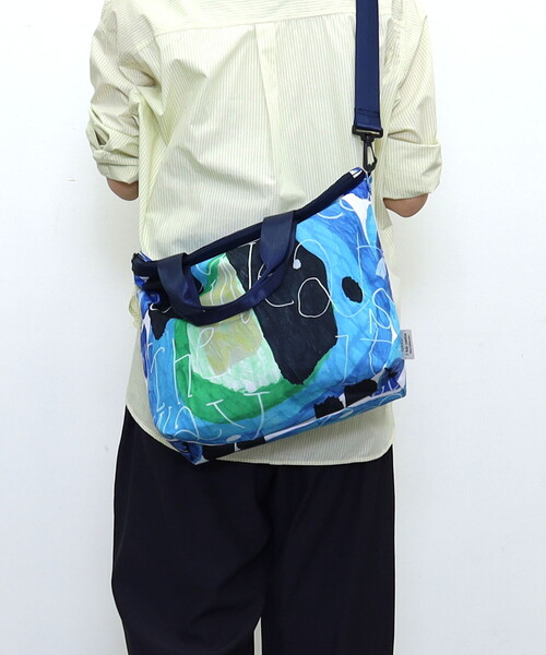 COOCO(クーコ)の「【kiki creative×COOCO】Artist Collection colorful print2WAYトートバッグ/A4対応(トートバッグ・レディース・グリーン/その他12/ブルー・FREE)」の1枚目の写真