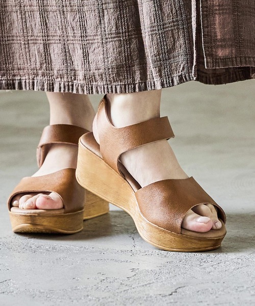 Fashion Letter(ファッションレター)の「日本製 アンクルベルトウェッジサボサンダル 痛くないサンダル(サンダル・レディース・ゴールド/キャメル/ベージュ系その他/ブラック・S/M/L/LL)」の20枚目の写真