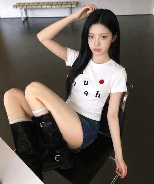 muahmuah(ムーアムーア)の「ロゴフラワー刺繍半袖Tシャツ(Tシャツ/カットソー・レディース・ホワイト・FREE)」の13枚目の写真