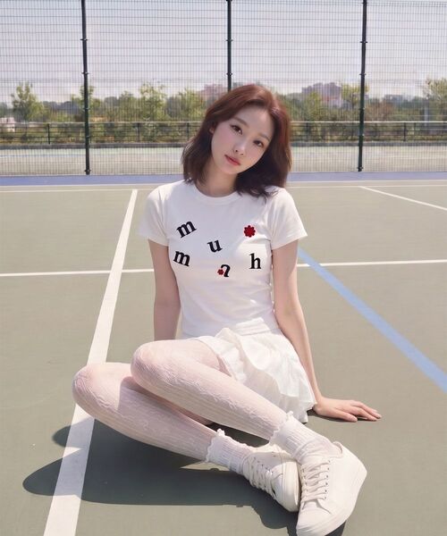 muahmuah(ムーアムーア)の「ロゴフラワー刺繍半袖Tシャツ(Tシャツ/カットソー・レディース・ホワイト・FREE)」の3枚目の写真