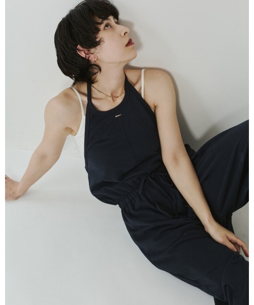 VION（ヴィオン）の「ホルターネックスウェットオールインワン / Halter Neck Sweat All-in-One（つなぎ/オールインワン・レディース・ネイビー/アイボリー・S/M）」の4枚目の写真