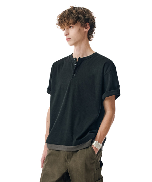 SECONDMONO（セカンドモノローグ）の「Layered Henley Roll-Up Tee [BLACK]_SETS057BLACK（Tシャツ/カットソー・レディース・その他・MEDIUM/LARGE）」の2枚目の写真