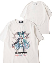 ADPOSION（アドポーション）の「【P.N UNDERGROUND × RACING MIKU】フロントプリント クルーネックTシャツ（Tシャツ/カットソー）」