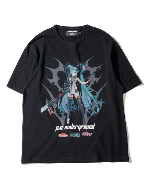 ADPOSION(アドポーション)の「【P.N UNDERGROUND × RACING MIKU】フロントプリント クルーネックTシャツ(Tシャツ/カットソー・メンズ・ブラック/チャコールグレー/ホワイト・LARGE/X-LARGE/MEDIUM)」の6枚目の写真