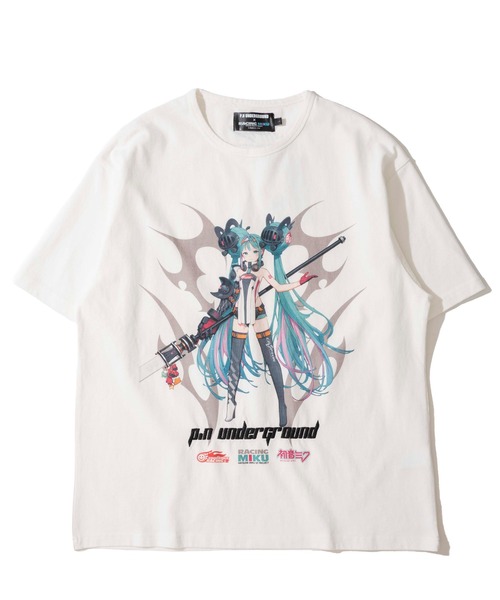 ADPOSION(アドポーション)の「【P.N UNDERGROUND × RACING MIKU】フロントプリント クルーネックTシャツ(Tシャツ/カットソー・メンズ・ブラック/チャコールグレー/ホワイト・LARGE/X-LARGE/MEDIUM)」の4枚目の写真