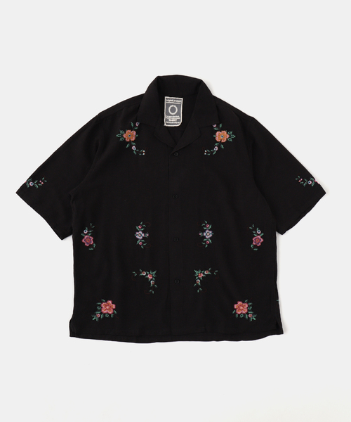B.C STOCK(ベーセーストック)の「インドクロスステッチ シャツ(シャツ/ブラウス・メンズ・ホワイト/ブラック系その他・LARGE/MEDIUM)」の4枚目の写真