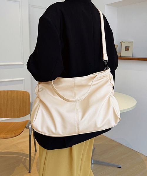 IRADOWL(アイラドール)の「サイドギャザーデザインPUレザーショルダートートバッグ(ショルダーバッグ・レディース・ブラック/ブラウン/アイボリー・FREE)」の18枚目の写真