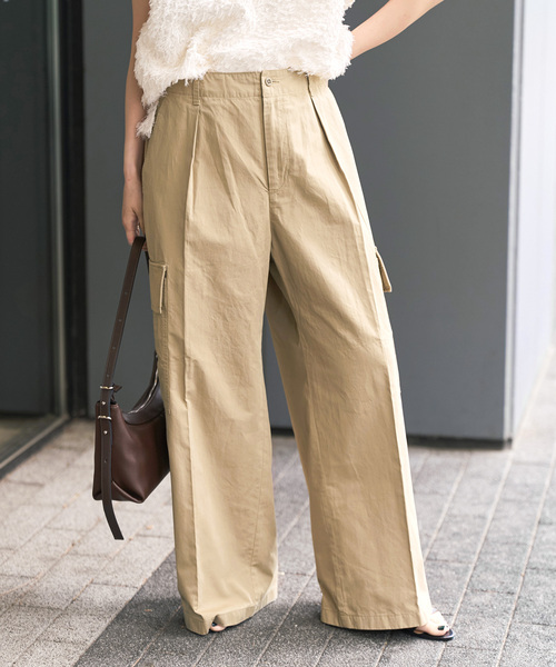 Spick & Span(スピックアンドスパン)の「コットンカーゴイージーパンツ(カーゴパンツ・レディース・ベージュ/サファリグリーン・38/36/34)」の2枚目の写真