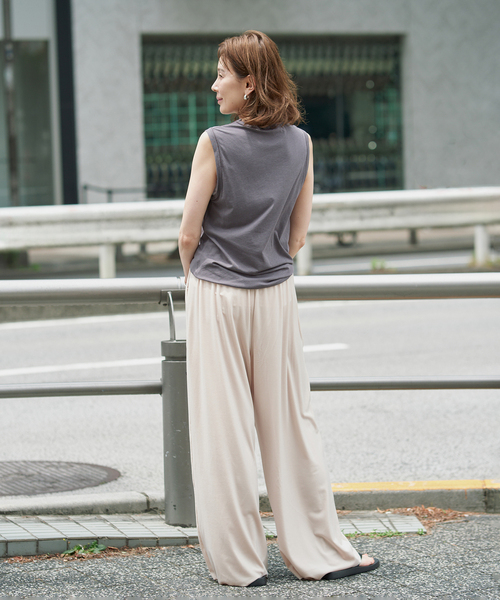 VERMEIL par iena(ヴェルメイユパーイエナ)の「キュプラコットンノースリーブ(Tシャツ/カットソー・レディース・チャコールグレー/ホワイト・FREE)」の9枚目の写真