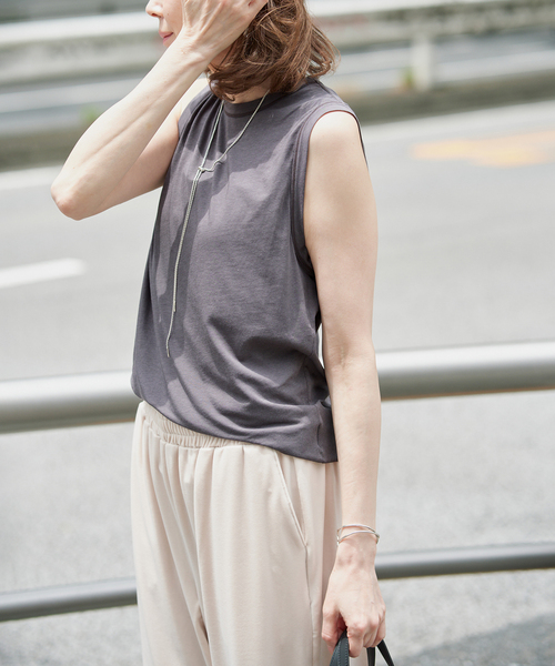 VERMEIL par iena(ヴェルメイユパーイエナ)の「キュプラコットンノースリーブ(Tシャツ/カットソー・レディース・チャコールグレー/ホワイト・FREE)」の12枚目の写真