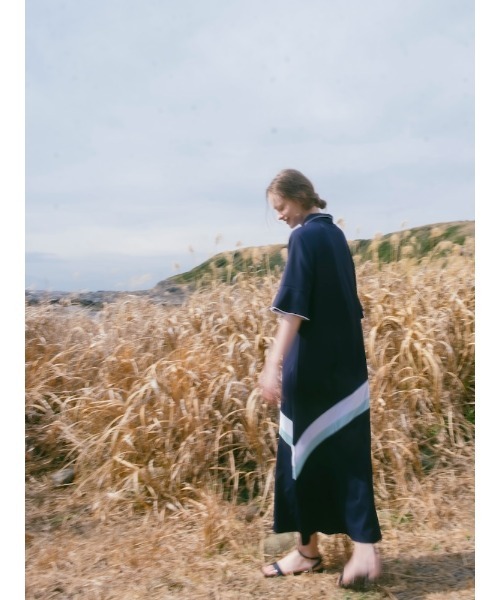 ELLA CANTARIA（エヤカンタリア）の「Chevron Half-Zip Dress｜V字型