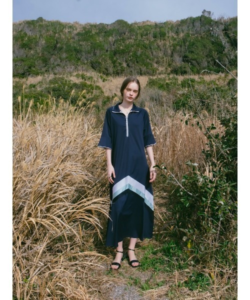 ELLA CANTARIA（エヤカンタリア）の「Chevron Half-Zip Dress｜V字型