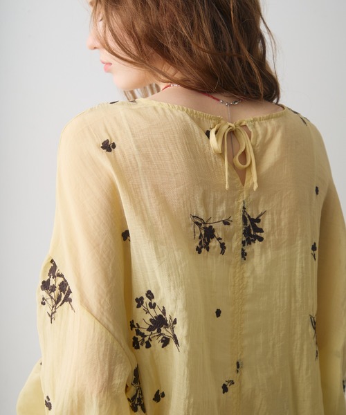 Crisp（クリスプ）の「flower embroidery sheer smock blouse / フラワーエンブロイダリーシアースモックブラウス（シャツ/ブラウス・レディース・ホワイト/イエロー・FREE）」の20枚目の写真