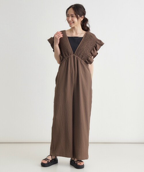 HONEYSUCKLE ROSE(ハニーサックルローズ)の「シャーリングサロペット(サロペット/オーバーオール・レディース・ダークブラウン/ブラック・05/04)」の11枚目の写真