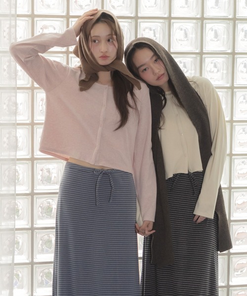 HEILIS(ヘイリス)の「前後2WAYカーディガン / カーディガン トップス 長袖 2WAY クルーネック 羽織り レイヤード 韓国ファッション カジュアル きれいめ オフィスカジュアル デイリー 秋服 冬服 春服 アイボリー ピンク グレー ブラウン ブラック ボーダー 無地 シンプル ノームコア(カーディガン/ボレロ・レディース・ブラック/ブラック系その他/アイボリー/ピンク/グレー/ホワイト系その他・FREE)」の6枚目の写真