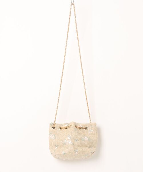 Mignonjour(ミニョンジュール)の「Mignonjour/フラワー チェーン巾着バッグ M2955(ショルダーバッグ・レディース・ベージュ/ホワイト・FREE)」の3枚目の写真