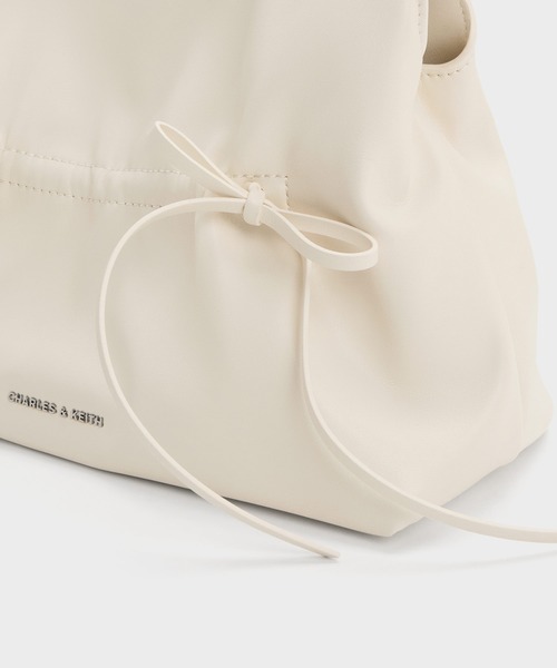 CHARLES & KEITH(チャールズ & キース)の「Reese リース ルーシュド ボウ ショルダーバッグ(ショルダーバッグ・レディース・クリーム/ブラウン系その他7/ピンク系その他3・M)」の15枚目の写真