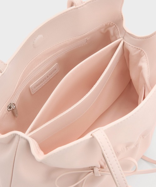 CHARLES & KEITH(チャールズ & キース)の「Reese リース ルーシュド ボウ ショルダーバッグ(ショルダーバッグ・レディース・クリーム/ブラウン系その他7/ピンク系その他3・M)」の20枚目の写真