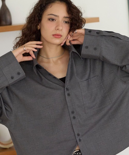 PBLIM(ページボーイリム)の「《UNISEX》2WAYボタンボクシーシャツ(シャツ/ブラウス・レディース・グレー/ブルー・FREE)」の2枚目の写真