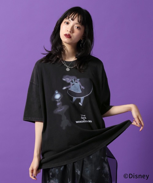 PAGEBOY(ページボーイ)の「Disney【ふしぎの国のアリス】ルーズT(Tシャツ/カットソー・レディース・オフホワイト/ブラック/チャコールグレー・FREE)」の3枚目の写真