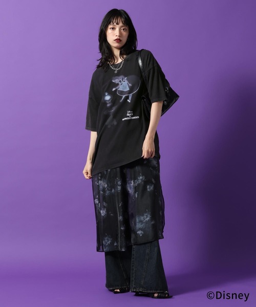 PAGEBOY(ページボーイ)の「Disney【ふしぎの国のアリス】ルーズT(Tシャツ/カットソー・レディース・オフホワイト/ブラック/チャコールグレー・FREE)」の11枚目の写真