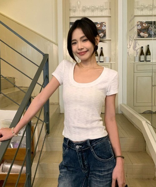 FAVORITO(ファヴォリート)の「UネックTEE(Tシャツ/カットソー・レディース・ホワイト/ブルー/オレンジ/レッド・F)」の11枚目の写真