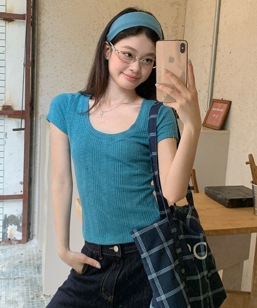 FAVORITO(ファヴォリート)の「UネックTEE(Tシャツ/カットソー・レディース・ホワイト/ブルー/オレンジ/レッド・F)」の14枚目の写真