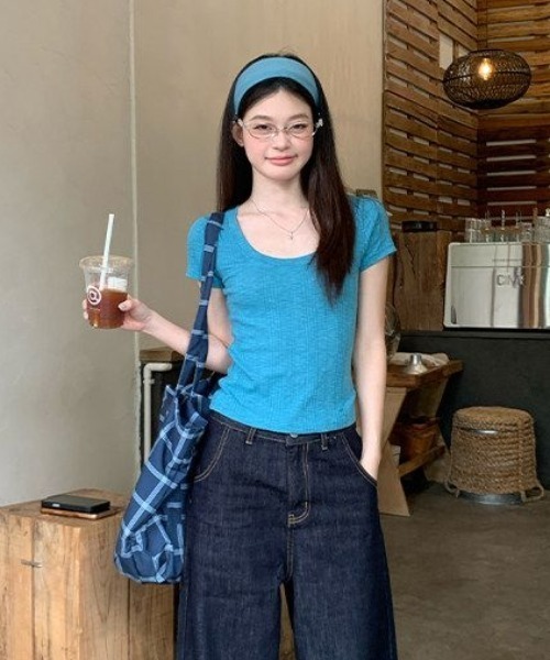 FAVORITO(ファヴォリート)の「UネックTEE(Tシャツ/カットソー・レディース・ホワイト/ブルー/オレンジ/レッド・F)」の15枚目の写真