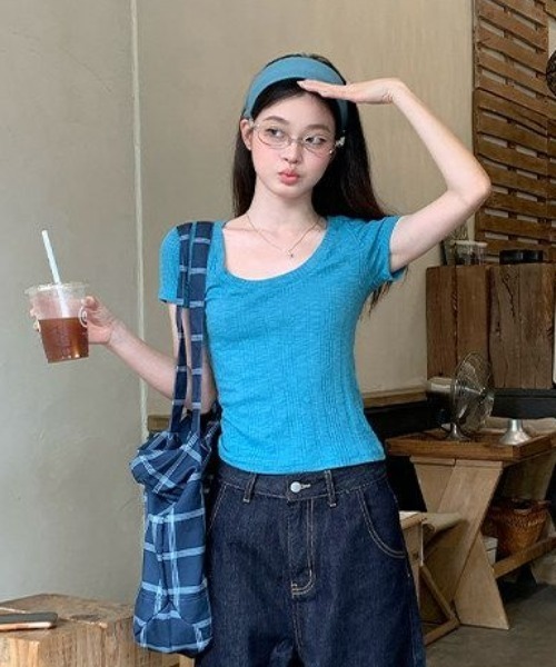 FAVORITO(ファヴォリート)の「UネックTEE(Tシャツ/カットソー・レディース・ホワイト/ブルー/オレンジ/レッド・F)」の20枚目の写真