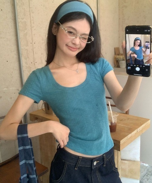 FAVORITO(ファヴォリート)の「UネックTEE(Tシャツ/カットソー・レディース・ホワイト/ブルー/オレンジ/レッド・F)」の22枚目の写真