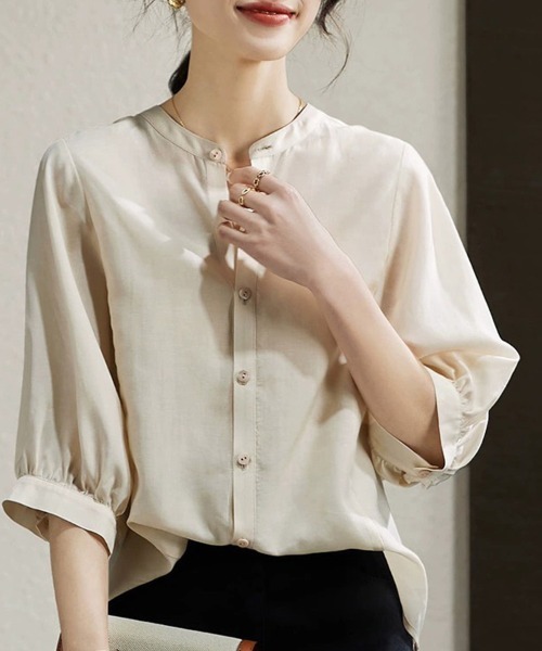 ReRe(リリ)の「バンドカラーブラウス(シャツ/ブラウス・レディース・ベージュ/ネイビー・MEDIUM/X-LARGE/LARGE/XX-LARGE)」の1枚目の写真