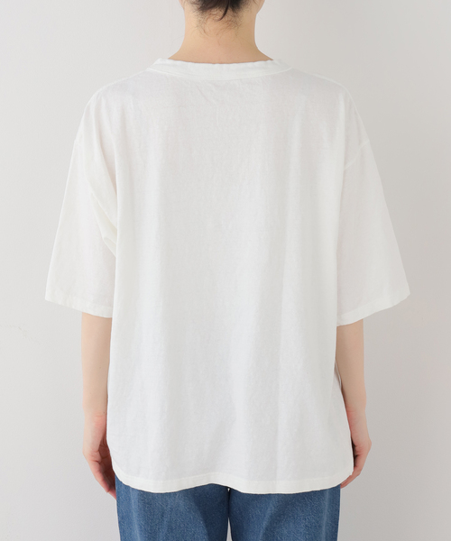 FRAMeWORK(フレームワーク)の「≪WEB限定+一部店舗 / 追加≫ラフィー天竺ネームロゴTEE 3(Tシャツ/カットソー・レディース・ベージュ/チャコールグレー/ホワイト・FREE)」の22枚目の写真