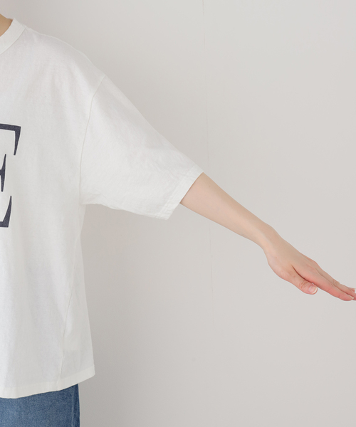 FRAMeWORK(フレームワーク)の「≪WEB限定+一部店舗 / 追加≫ラフィー天竺ネームロゴTEE 3(Tシャツ/カットソー・レディース・ベージュ/チャコールグレー/ホワイト・FREE)」の21枚目の写真