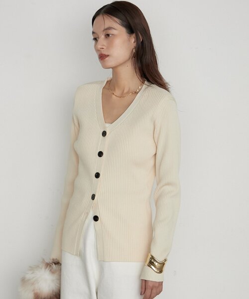 LOUNGEDRESS(ラウンジドレス)の「《品よく着映える》パワショルカーデ 秋服(カーディガン/ボレロ・レディース・オフホワイト/ブラック/ブロンズ・FREE)」の8枚目の写真