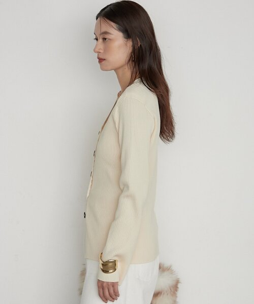 LOUNGEDRESS(ラウンジドレス)の「《品よく着映える》パワショルカーデ 秋服(カーディガン/ボレロ・レディース・オフホワイト/ブラック/ブロンズ・FREE)」の9枚目の写真