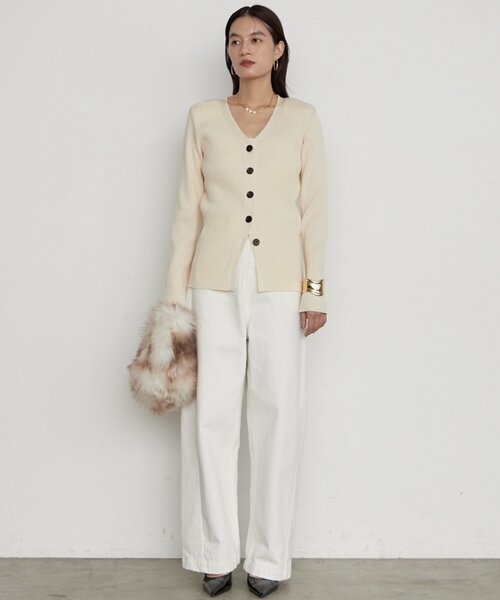 LOUNGEDRESS(ラウンジドレス)の「《品よく着映える》パワショルカーデ 秋服(カーディガン/ボレロ・レディース・オフホワイト/ブラック/ブロンズ・FREE)」の11枚目の写真