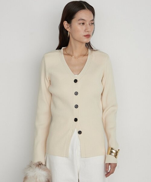 LOUNGEDRESS(ラウンジドレス)の「《品よく着映える》パワショルカーデ 秋服(カーディガン/ボレロ・レディース・オフホワイト/ブラック/ブロンズ・FREE)」の5枚目の写真