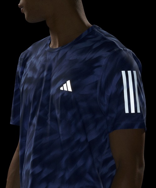 adidas(アディダス)の「オウン ザ ラン 総柄プリント 半袖Tシャツ / アディダス adidas(Tシャツ/カットソー・メンズ・ブルー・3XL/LARGE/MEDIUM/SMALL/X-LARGE/X-SMALL)」の6枚目の写真