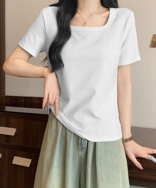 2ly2(トゥーリートゥー)の「スクエアネック 半袖 リブTシャツ(Tシャツ/カットソー・レディース・グレー/ホワイト/ブラック・FREE)」の2枚目の写真