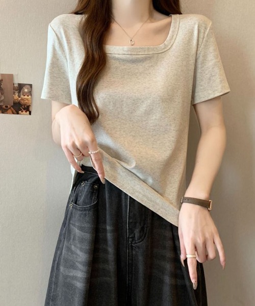 2ly2(トゥーリートゥー)の「スクエアネック 半袖 リブTシャツ(Tシャツ/カットソー・レディース・グレー/ホワイト/ブラック・FREE)」の7枚目の写真