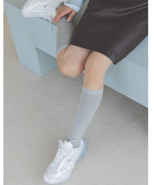 NIKE(ナイキ)の「【NIKE meets emmi】W AIR MAX MUSE(スニーカー・レディース・ホワイト・25/25.5/23/23.5/24/24.5)」の2枚目の写真