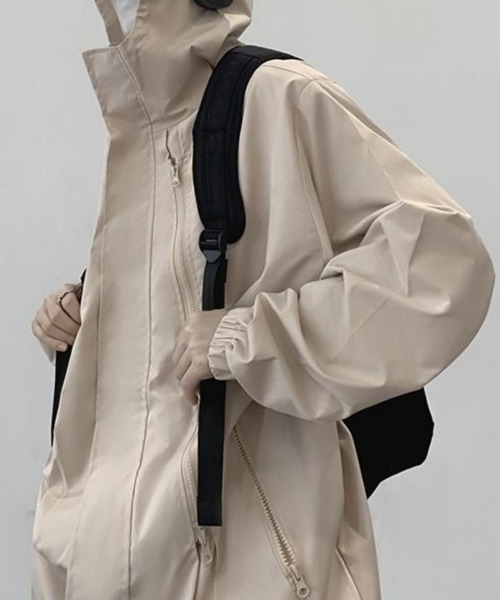 KELVIN(ケルヴァン)の「Tech Hood Long Jacket テックフードロングジャケット(ブルゾン・メンズ・アイボリー/ブラック・MEDIUM/LARGE)」の8枚目の写真