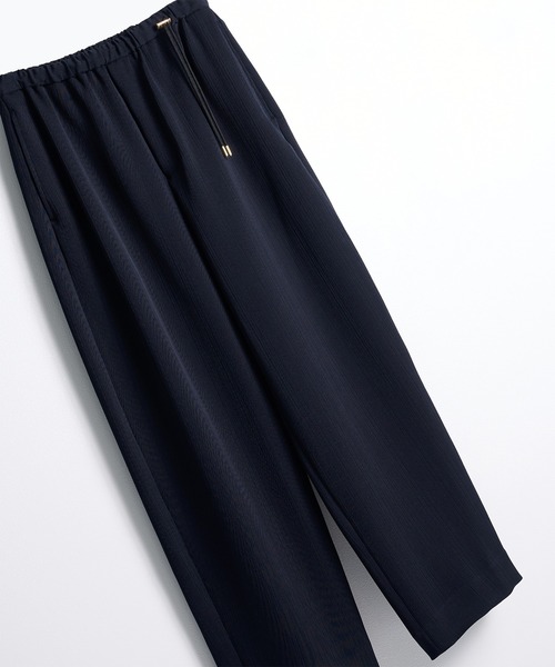 CULLNI(クルニ)の「【CULLNI】別注 Cord pique Drawstring Relaxed Pants / ウォッシャブル / 伸縮素材(スラックス・メンズ・グリーン/グレー/ブラック/ネイビー/ベージュ・1/2)」の5枚目の写真